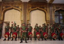 Co oznacza symbol na fladze Indii?