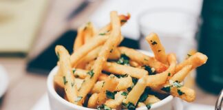 Ile kosztują frytki w Anglii? Ile kosztują frytki w Anglii?